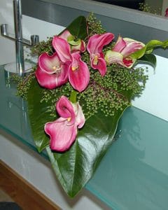 Fresh calla lily decoration on console table